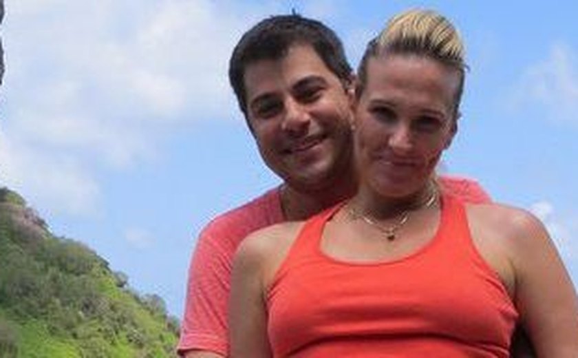 Atitude de esposa de Evaristo Costa “revolta” e provoca “guerra” na internet