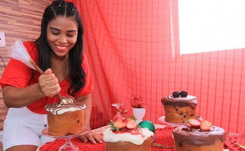 BOLO FEMININO SIMPLES EM CHANTININHO - Bruna Cake's 
