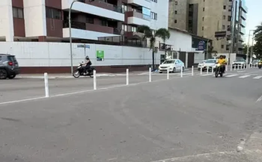 DMTT instala nova sinalização na curva da Jatiúca para aumentar segurança no trânsito em Maceió