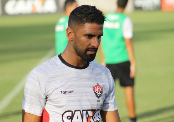 Corinthians se interessa pelo atacante Tréllez do Vitória e marca reunião