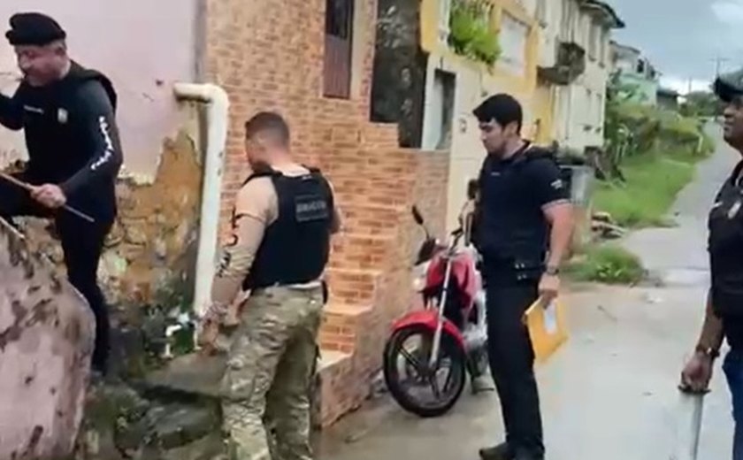 Operação cumpre 17 mandados de busca e apreensão contra o crime organizado em Penedo