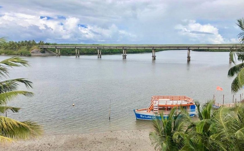 Governador Renan Filho assina ordem de serviço para recuperar ponte do Gunga nesta 2ª