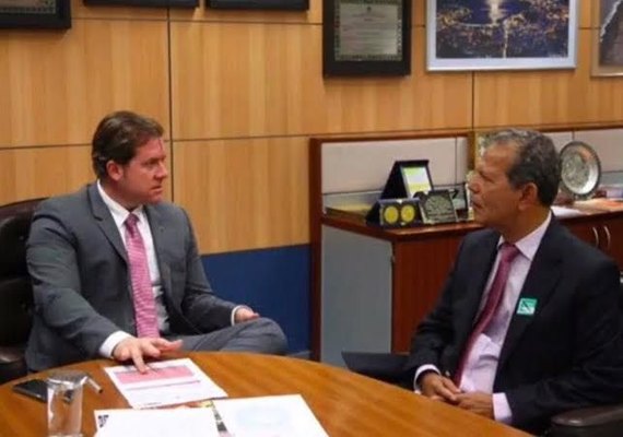 Senador e ministro garantem apoio para Atalaia tocar obras