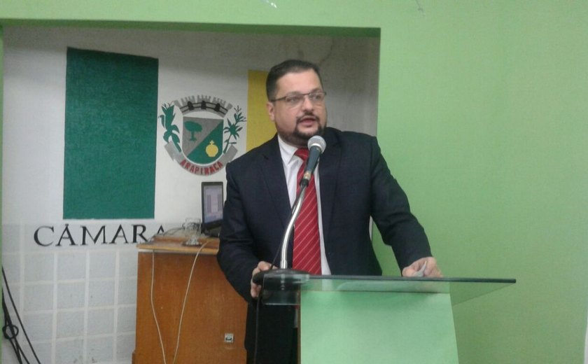 Doutor Fábio pede recuperação e ampliação de praça em Arapiraca