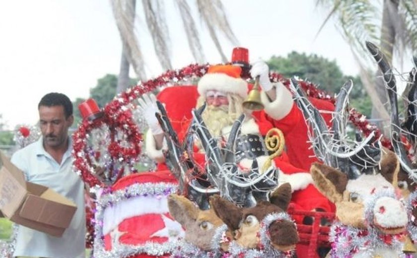 Papai Noel dos Correios recepciona cerca de mil alunos de escolas públicas