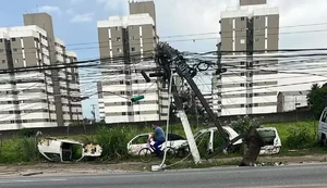 Caminhão colide com poste e deixa parte da Cidade Universitária sem energia em Maceió