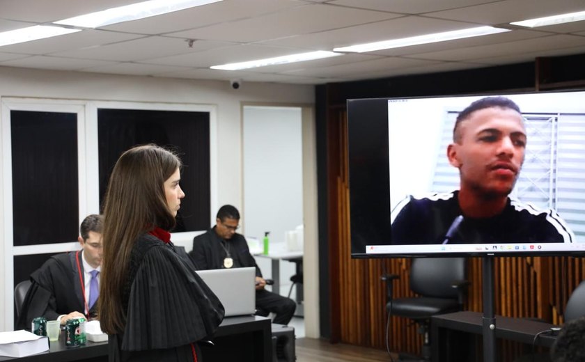 Caso Davi: 1º dia do julgamento expõe contradições e emoção da família