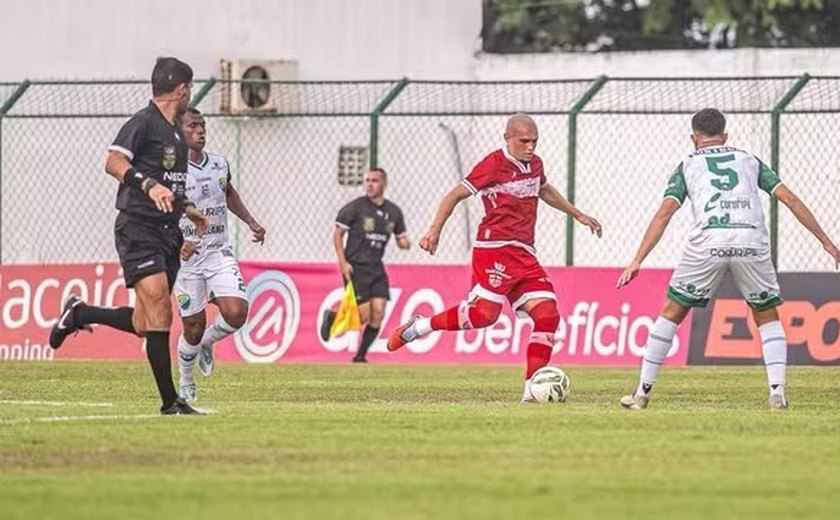 Diretoria do Coruripe explica queda de energia em refletores durante confronto com CRB