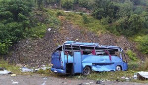 Ônibus capota em montanha e deixa ao menos 15 mortos na Bulgária