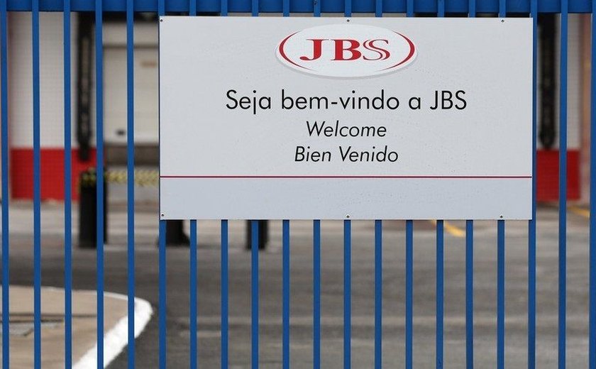 JBS fecha acordo com bancos para estabilizar mais de R$20 bilhões em dívidas