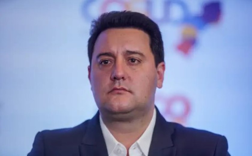 Ratinho Junior e mais um