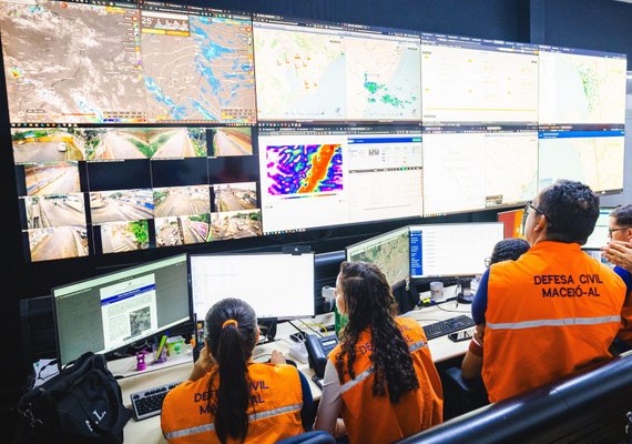 JHC determina que prevenção contra chuvas seja reforçada em áreas de risco