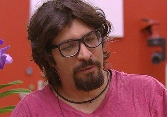 Ilmar revela no 'BBB' que seu pai se matou: 'Usou fio de enceradeira'