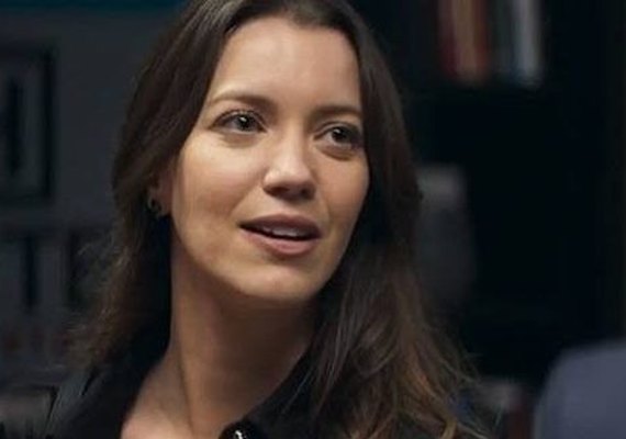 Fabiana arranca o couro de Agno, dá rasteira em Jô e rouba fábrica de sua tia