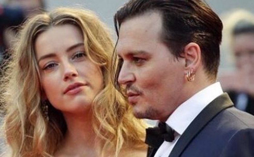 Johnny Depp acusa ex-mulher de defecar na cama após briga
