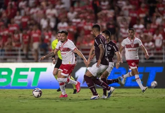 CRB terá desfalque no meio-campo para encarar América-MG no sábado