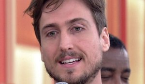 Afastado das novelas, ex-ator da Globo mora em ônibus em Goiás