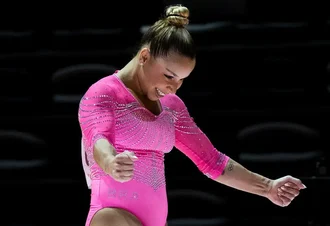 Flávia Saraiva é ouro nas assimétricas da Copa do Mundo de ginástica