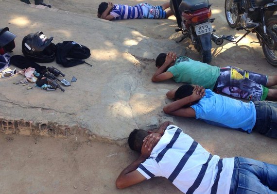 Falcão 4 dá apoio a militar e detém quatro pessoas em Lagoa da Canoa