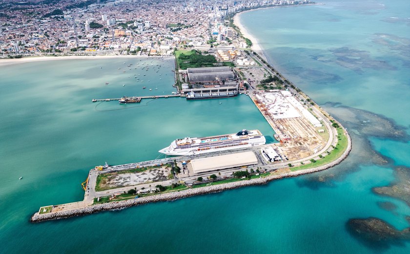 Marinha realiza operação na área da antiga Escola de Aprendizes-Marinheiros em Maceió