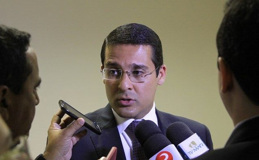 Teixeira é exonerado da Secretaria de Saúde
