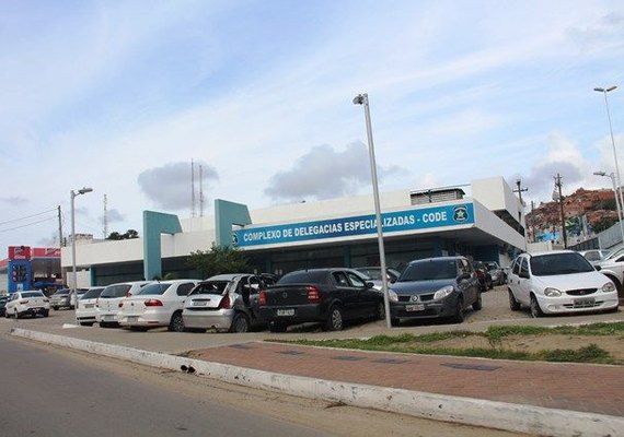 Centro de Maceió tem três pessoas detidas após furto em dois estabelecimentos