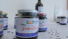 Cooperativa faz degustação de produtos derivados da jabuticaba no Sebrae