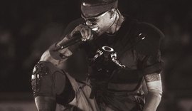 Travis Scott expulsa Fiuk de área VIP e carro dele atinge famosos