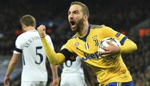 Juventus vira em dois minutos e elimina Tottenham