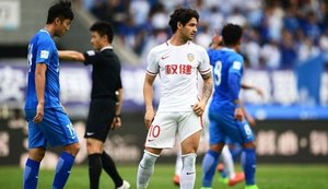 Começou mal: com Pato e Geuvânio, Tianjin perde na estreia do Chinês