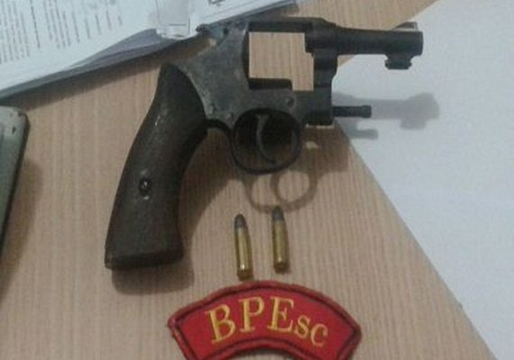 Polícia Militar apreende arma de fogo em Riacho Doce
