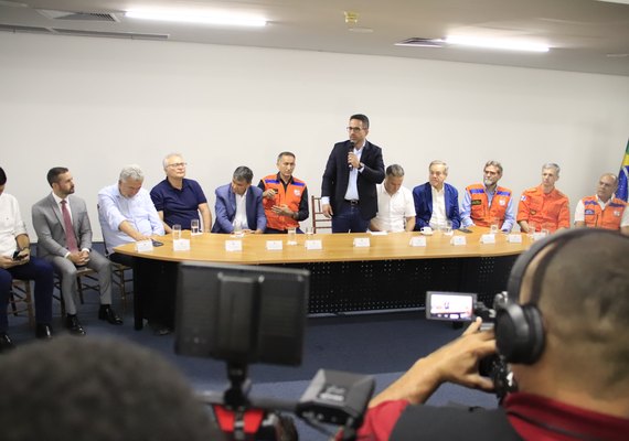 Ministros anunciam ajuda emergencial para atingidos pelas chuvas em Alagoas
