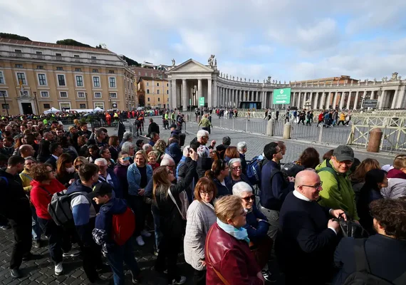 Rito de fechamento do caixão do papa ocorre nesta sexta-feira