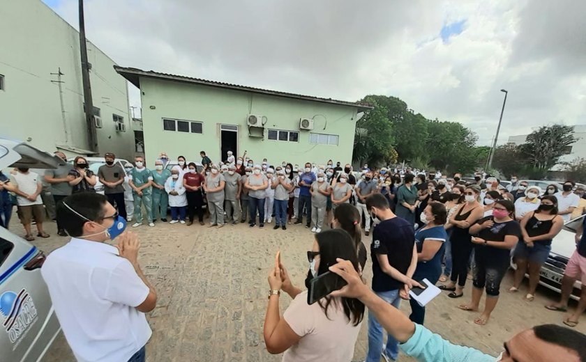 Servidores do HE do Agreste prestam última homenagem a Ranieri Oliveira