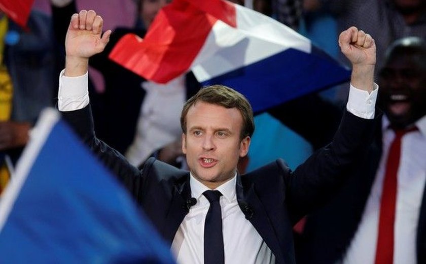 Macron apresenta plano de cinco anos para França e promete reforma radical