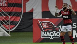 Flamengo vence Vasco e se aproxima do líder Internacional