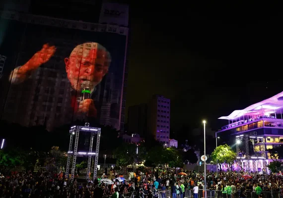 Lula promete zerar fome no país até fim do mandato