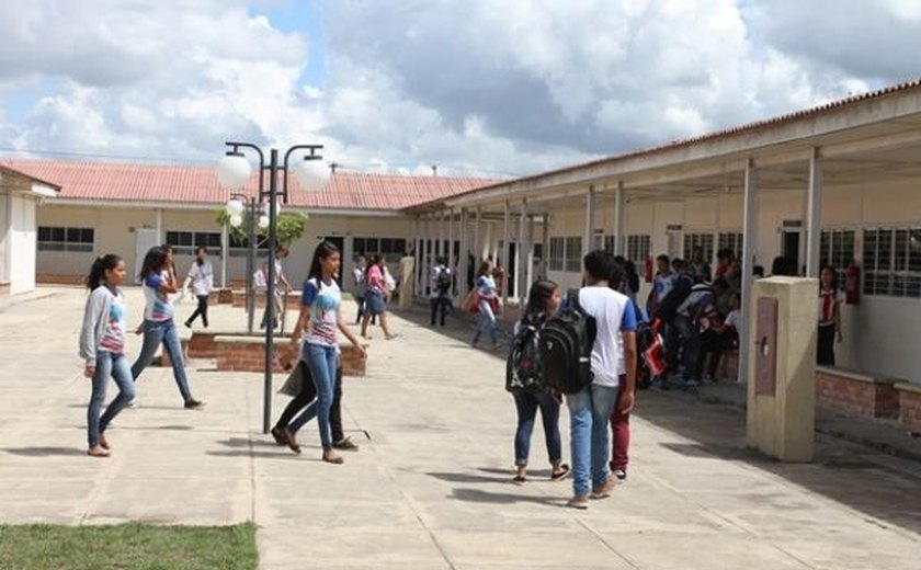 Secretaria de Educação anuncia repasse de R$ 5,9 milhões para escolas de Alagoas
