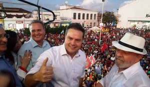 Renan e Renan Filho são anfitriões na chegada de Lula a Penedo