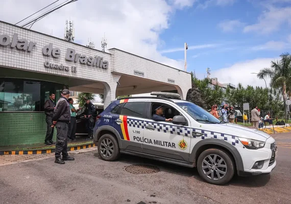 Moraes nega livre acesso de filhos de Bolsonaro à prisão domiciliar