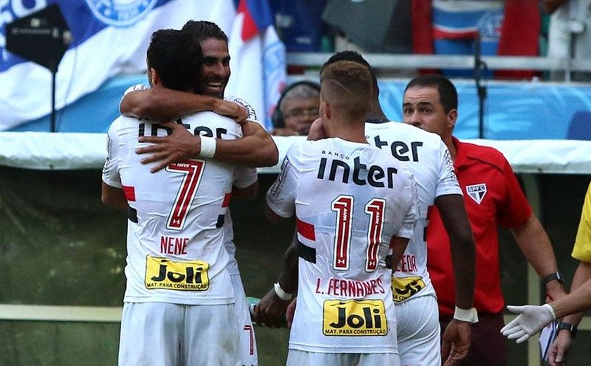 Com gol no fim, São Paulo arranca empate do Bahia e segue invicto