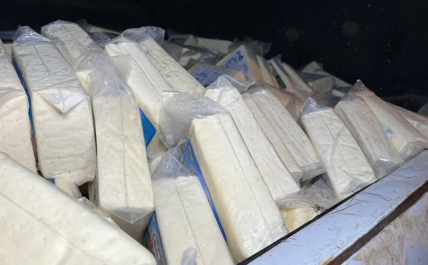 Fiscalização flagra laticínio e pocilga clandestinos em Major Izidoro; 1 tonelada apreendida