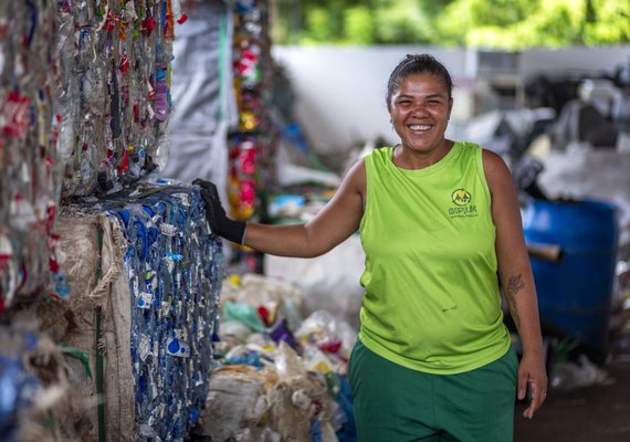 Coleta seletiva garante renda digna a recicladores