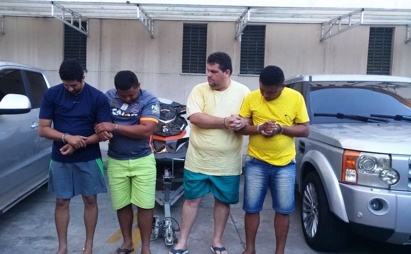 Membros de quadrilha que ostentava com carros de luxo e jet ski são detidos