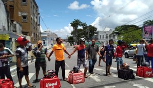 Entregadores de aplicativo fazem protesto contra o aumento da gasolina em Maceió