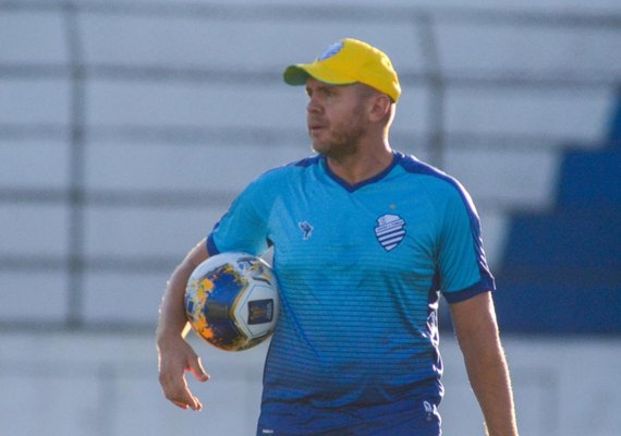 CSA volta as atenções para o clássico com o ASA e pode poupar titulares