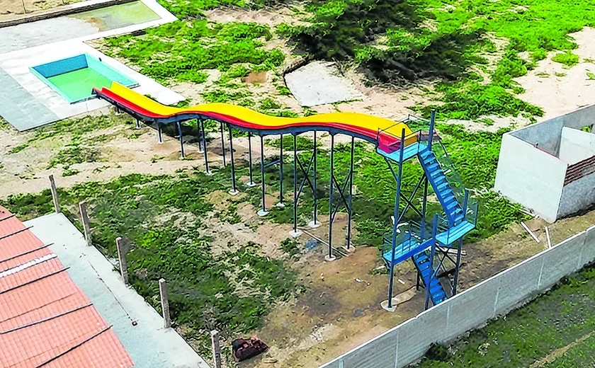 Parque Aquático: Justiça suspende embargo de obras