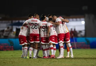 CRB vence Vila Nova e mantém sonho do acesso vivo na Série B