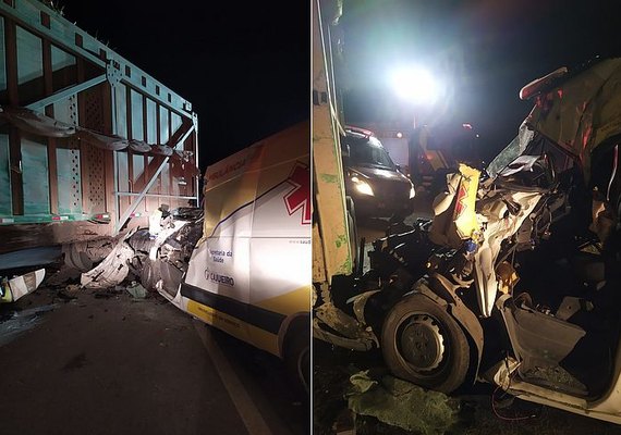 Colisão entre carreta e ambulância deixa motorista preso às ferragens em Marechal Deodoro