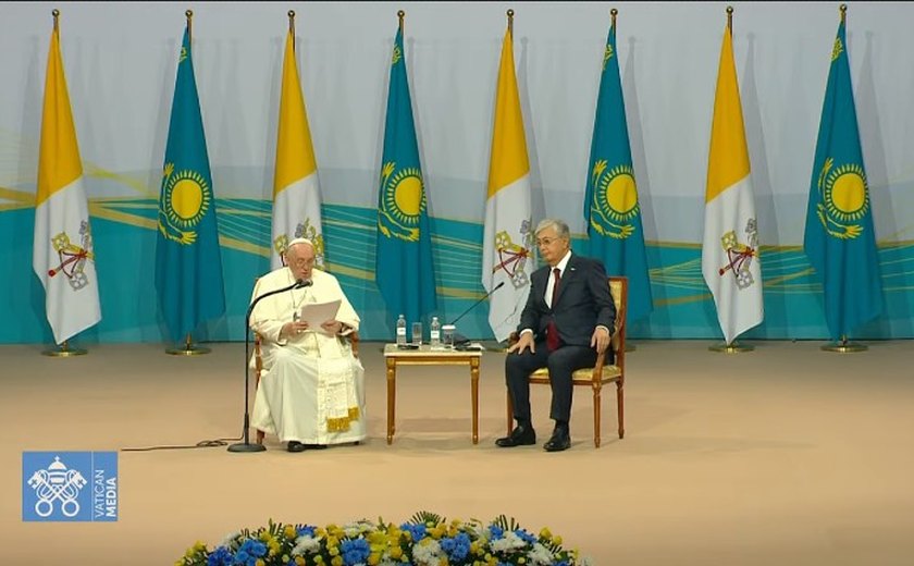 Papa no Cazaquistão: o mundo precisa voltar a encontrar a harmonia